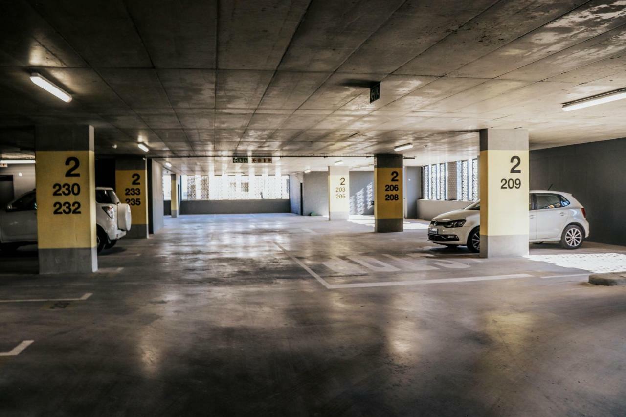 شقة كيب تاون  في Wex1 - Modern, Iconic, Pool, Gym, Wifi, Secure Parking المظهر الخارجي الصورة