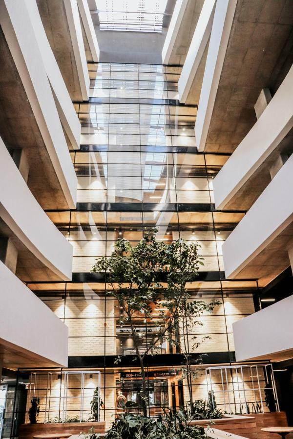 شقة كيب تاون  في Wex1 - Modern, Iconic, Pool, Gym, Wifi, Secure Parking المظهر الخارجي الصورة
